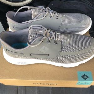 Men’s shoes size 11